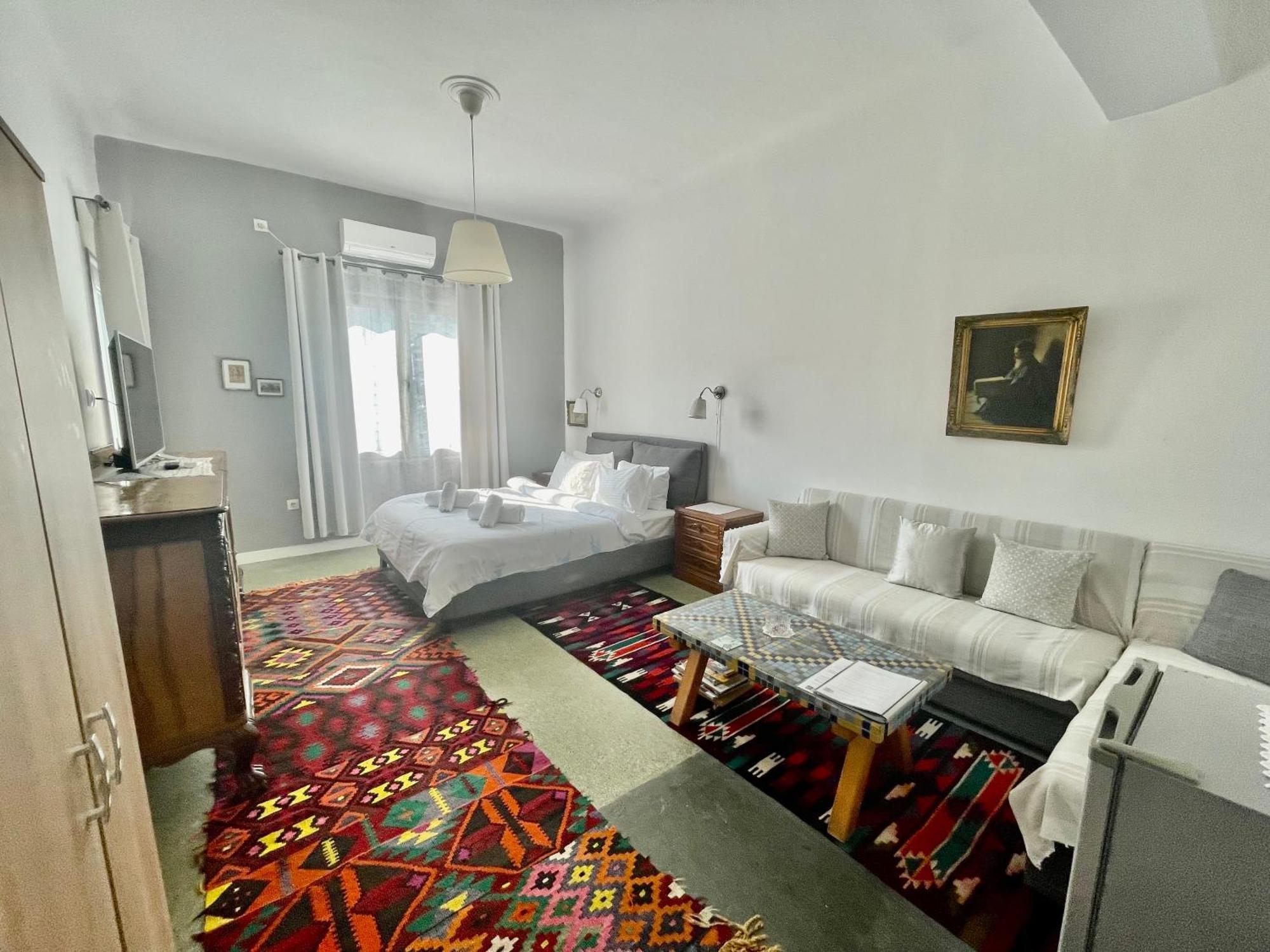 A Litte Taste Of Home Guest House Αθήνα Εξωτερικό φωτογραφία