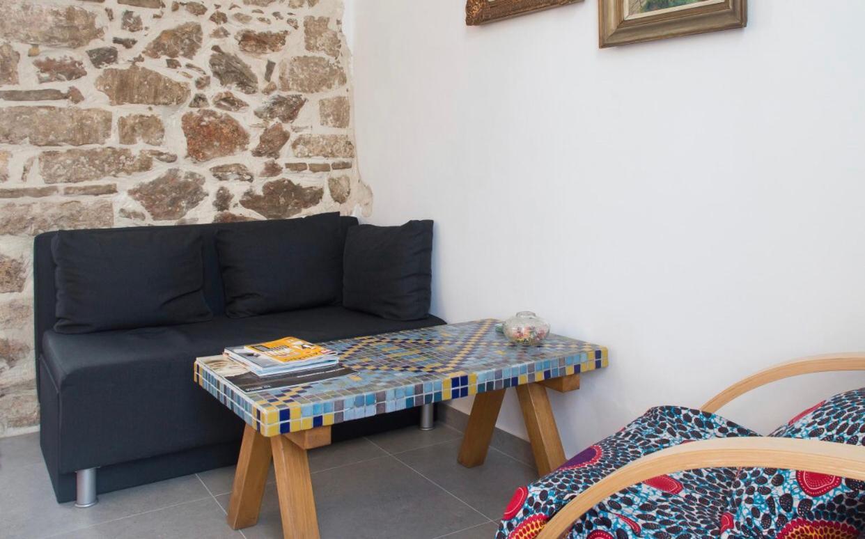 A Litte Taste Of Home Guest House Αθήνα Εξωτερικό φωτογραφία