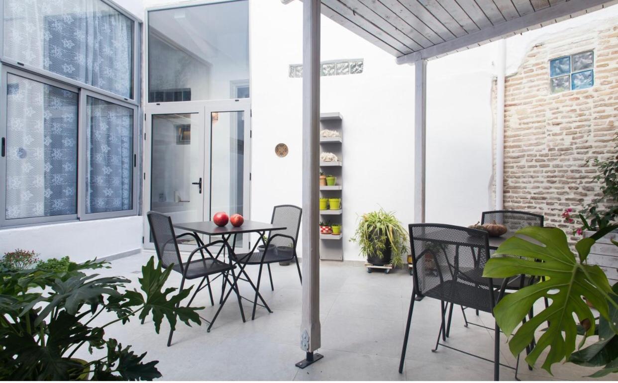 A Litte Taste Of Home Guest House Αθήνα Εξωτερικό φωτογραφία